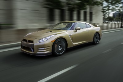 2016-Nissan-GT-R-45th-Anniversary-Gold-Edition-2