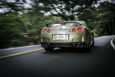 2016-Nissan-GT-R-45th-Anniversary-Gold-Edition-9