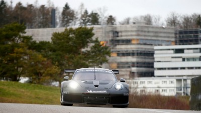 Porsche-911-racing-2