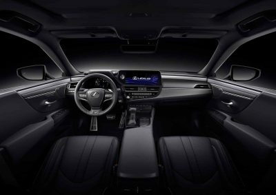 Японский автомобильный бренд Lexus официально рассекретил рестайлинговый седан Lexus ES в рамках автосалона в Шанхае.