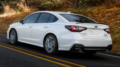 Компания Subaru представила обновленный седан Legacy 2023 модельного года.