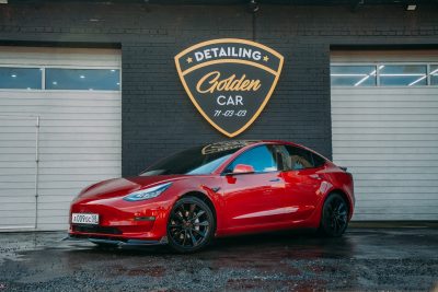 Tesla отзывает 80 тыс. электромобилей